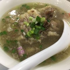 Sister Wah 여행 사진