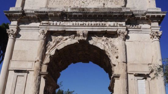 古羅馬遺址Foro Romano，門票包含在斗獸場的聯票里，