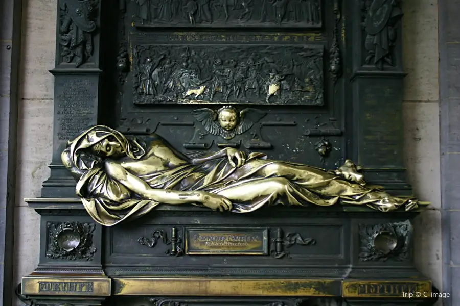 Скульптура Спящий рыцарь