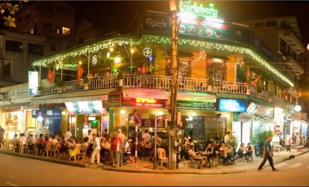 DMZ Bar & Restaurant