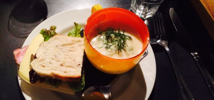 Cafe 52