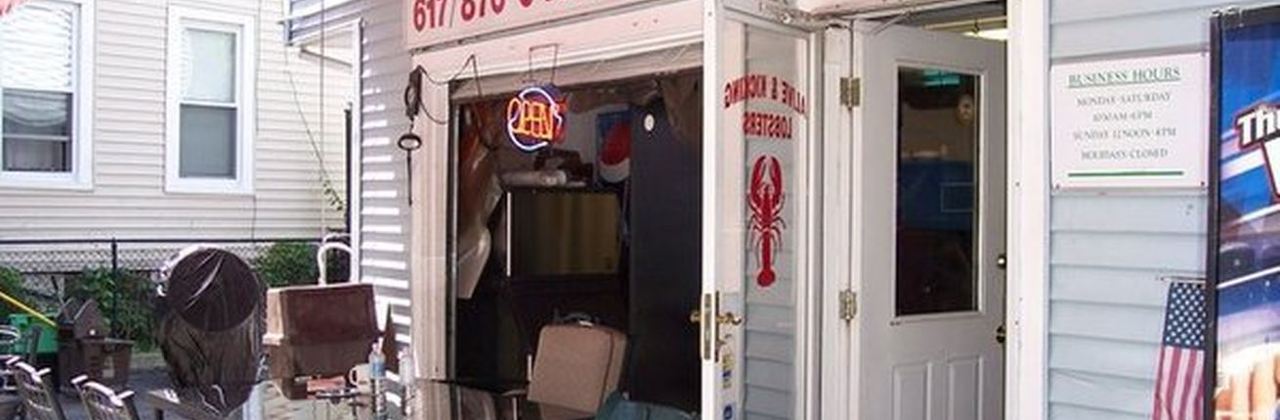 Alive & Kicking Lobsters