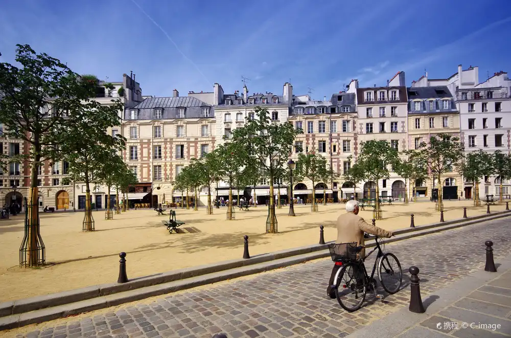 Hotels near Place Dauphine