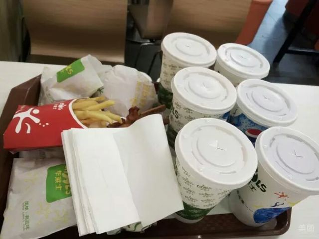華萊士炸雞漢堡(萬都廣場店)