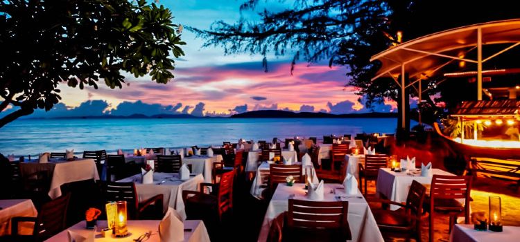 COAST Beach Club & Bistro