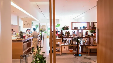 Molière Café - Come Rain or Come Shine in Sapporo