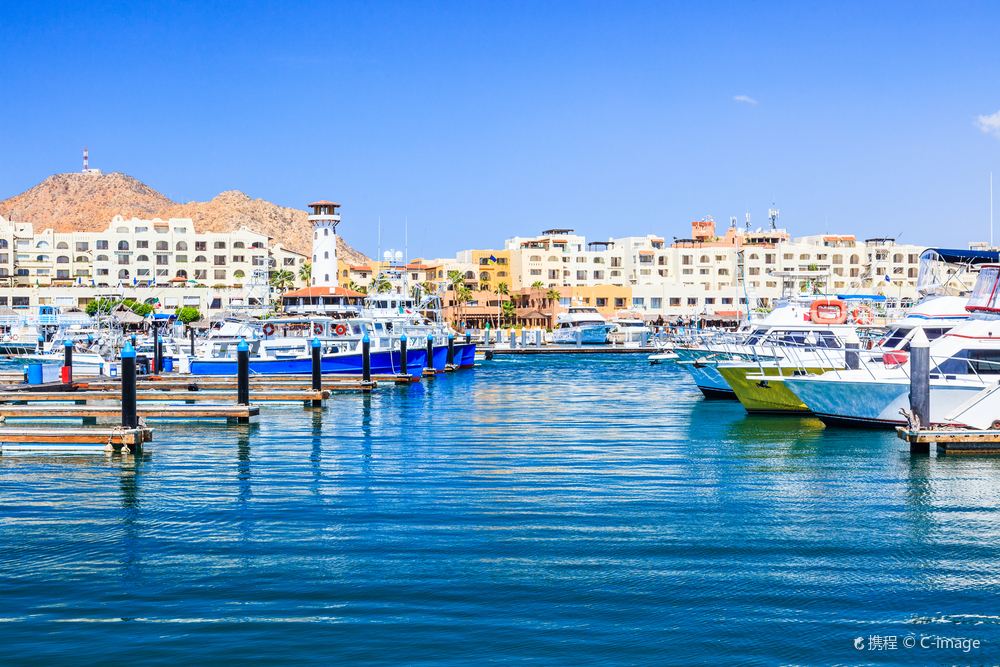 Compare 2 airports near Cabo San Lucas