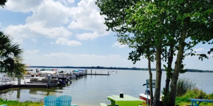 Kalua Hale Beach Bar