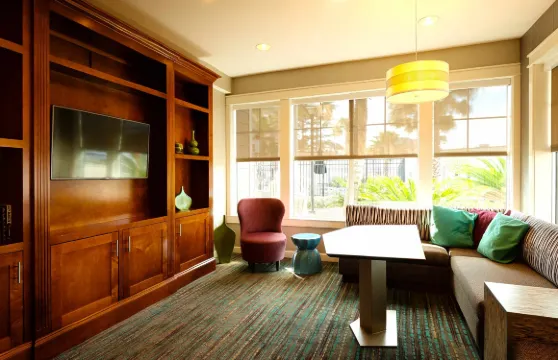 機場Residence Inn 酒店