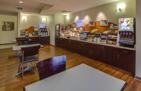 智選假日套房酒店格林斯伯勒東 by IHG