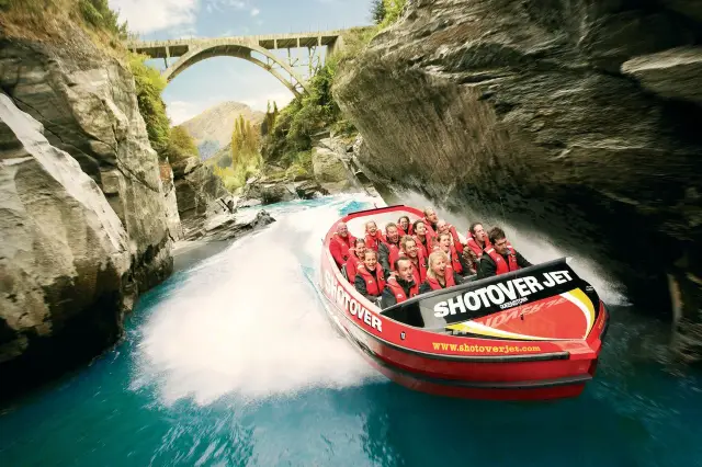 Speedboat Rides in Queenstown