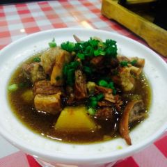 HE ZHEN ZHU  Xiao Guo Mi Fan 여행 사진