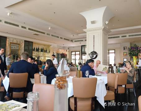 LA PETITE MAISON DUBAI