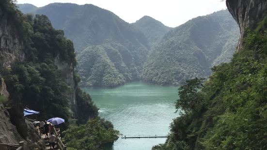 仙人寨is单向通行的，只能从一边上山，从另一边下山，两个码头