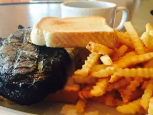 Gilmo's Bar & Bistro
