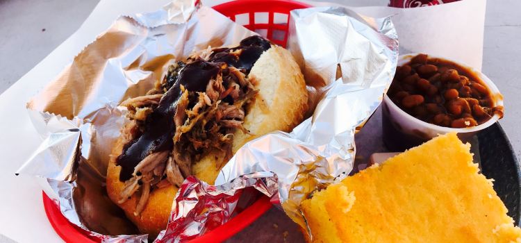 Piggin' Out SmokeHouse