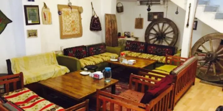 Arasta Kahvalti Lokanta Cafe