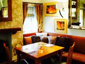 The Saracens Head, Country Pub & Kitchen in アッシュボーン