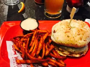 Red Robin Gourmet Burgers