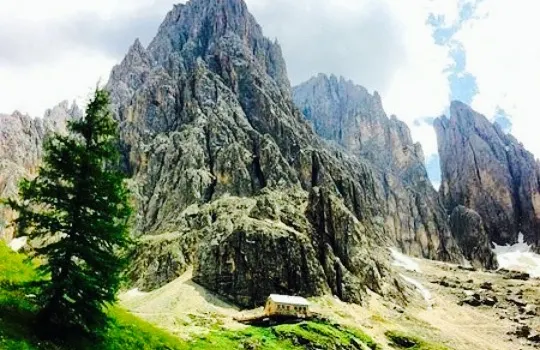 Rifugio Vicenza al Sassolungo