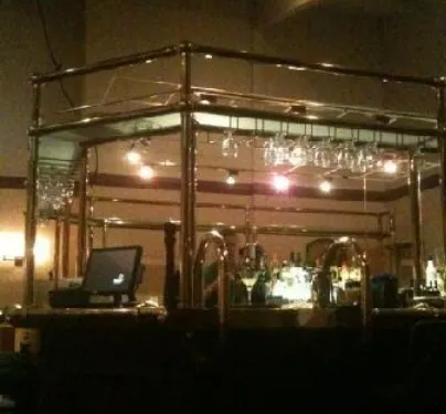 Bear's Paw Bar & Grill