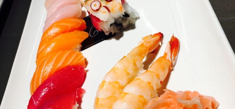 Tsunami Sushi
