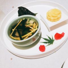 LONG YIN SHAN FANG User Photo