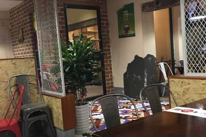 叁个大叔的面隔壁烧烤(崇和路店)