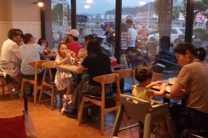 肯德基(天鹅广场店)