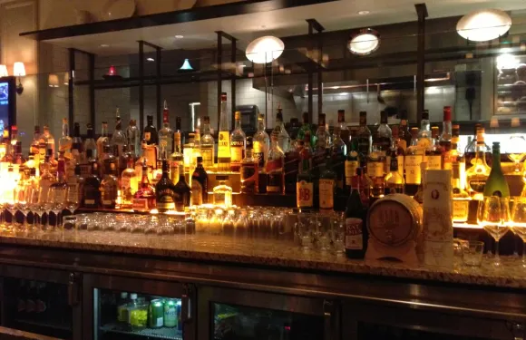 8100' Mountainside Bar & Grill