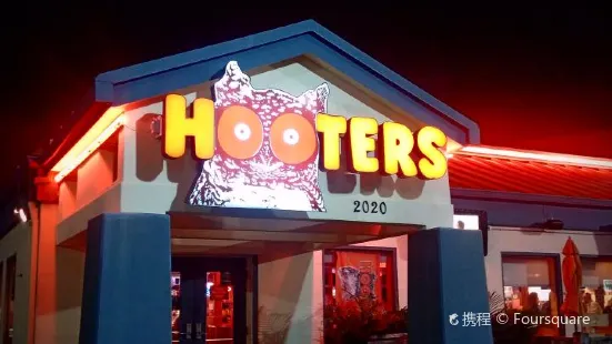 Hooters