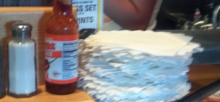 Hooters Fox Valley