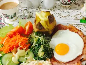 Sue's Country Teapot