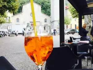 27 Metriquadri Cafe