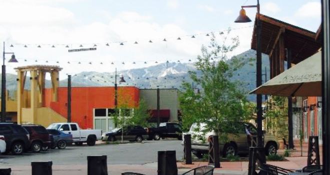 Kneaders Bakery