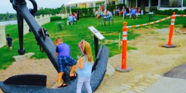 Latitude 41 Restaurant and Tavern