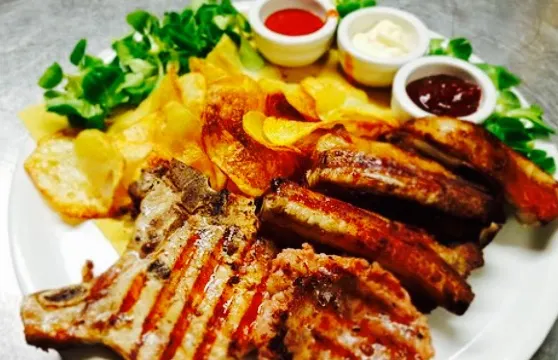 Pape Nero Ristopub e Loungecafe