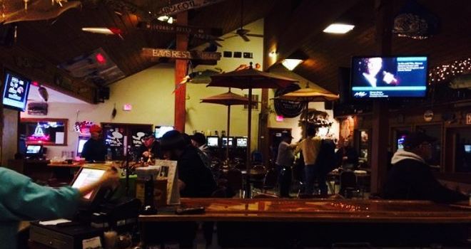 Lure Bar & Grill