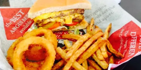 Reggie's Burgers, Dogs & Fries
