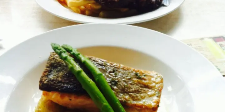 Tea Gardens Hotel Bistro