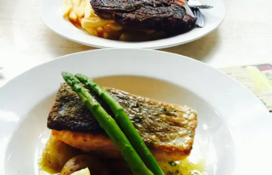 Tea Gardens Hotel Bistro