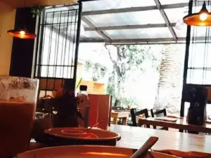 ELK Vegan Bistro