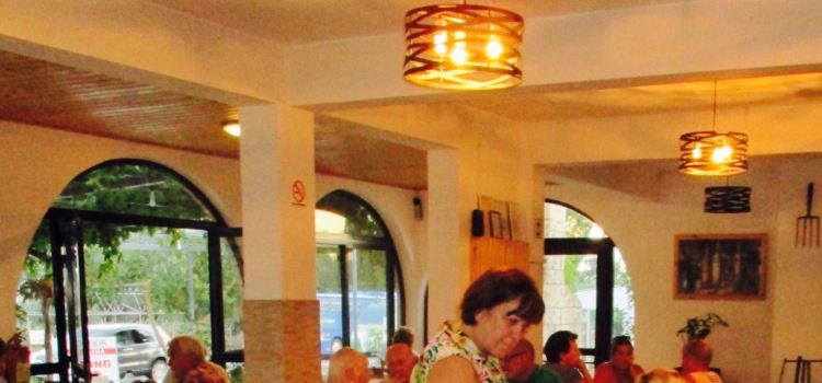 Londos Perasma Cafe Restaurant