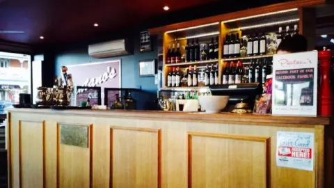 Pantano's Bar & Grill in แบเทิสต์