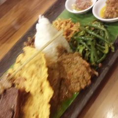 Batan Waru 여행 사진