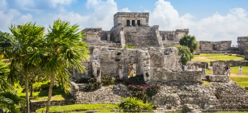 โรงแรมในตูลุม