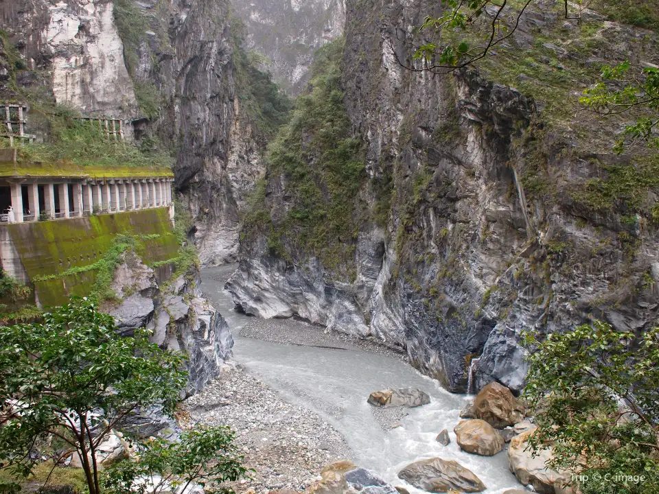 Baiyang Trail