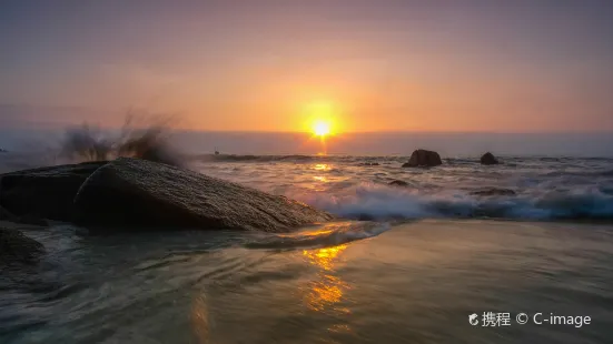 Pantai Teluk Cempedak