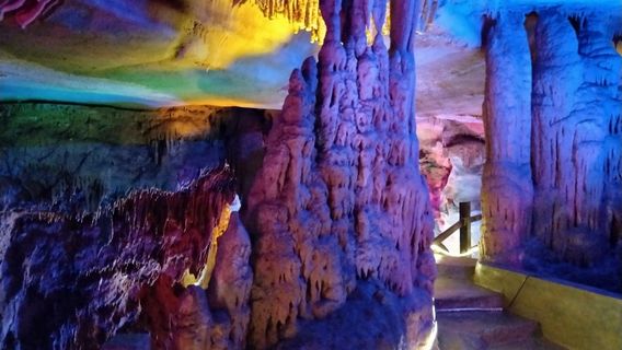 Thousand Buddha Cave