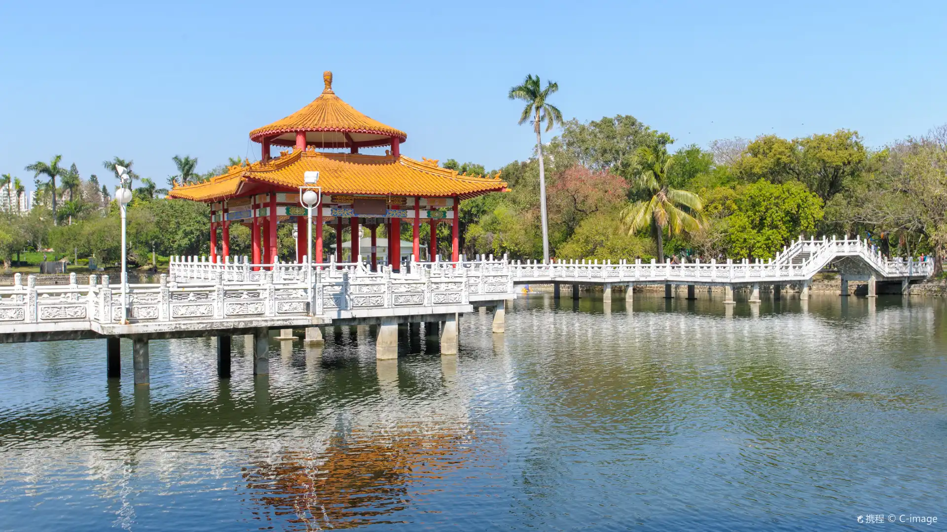 Hotels near Tainan Park